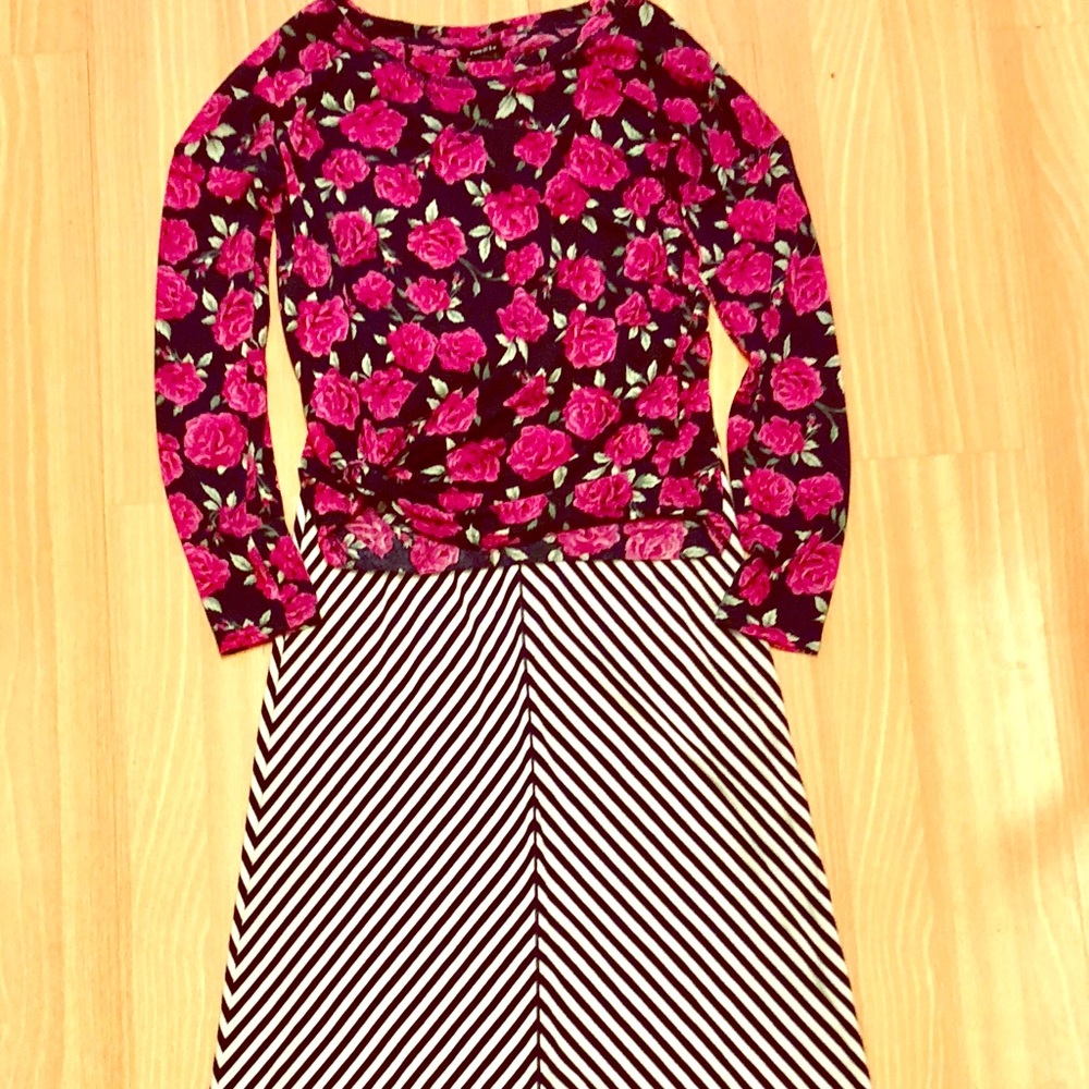 Super-Chic Navy Striped Maxi Skirt